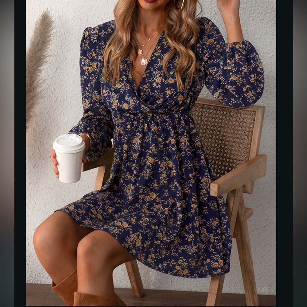 Floral peasant sleeve mini dress